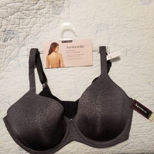 NWT Ambrielle 38 DD T-shirt bra